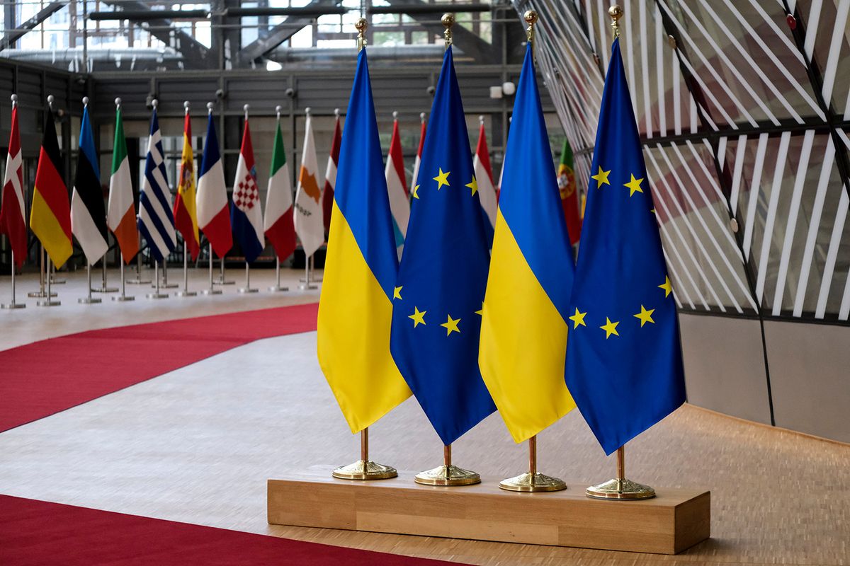 Brussels,,Belgium.,6th,October,2020.eu,And,Ukrainian,Flags,In,Eu