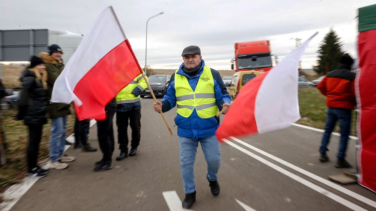 Újabb ukrán határátkelőt zártak le a lengyel fuvarozók