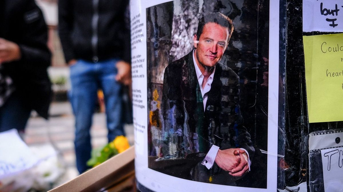Megvan Matthew Perry első vérvizsgálatának eredménye, a rendőrség az idegenkezűséget is vizsgálja