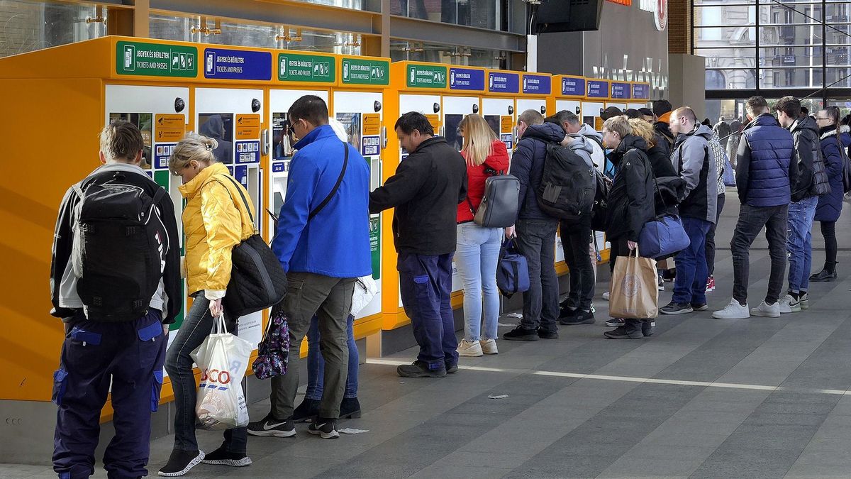 Több mint hárommillió vármegye- és országbérletet értékesítettek fél év alatt