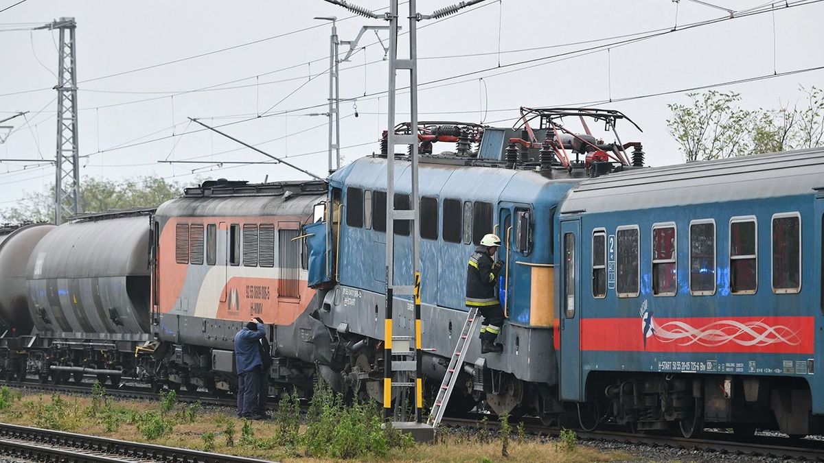 Sápi vonatbaleset: életveszélyes állapotban a mozdonyvezető