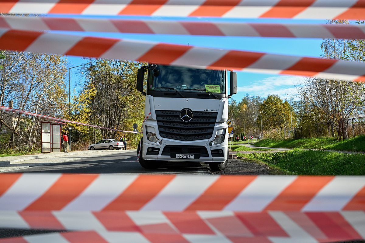 Több ezer kamion várakozik az ukrán-lengyel határon