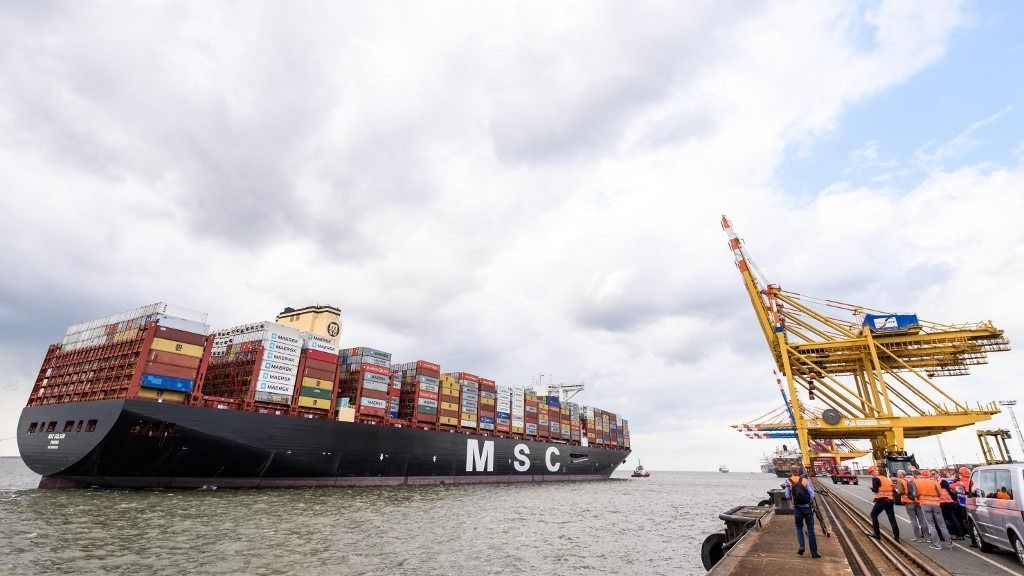 World's largest container ship in Bremerhaven európai kereskedel