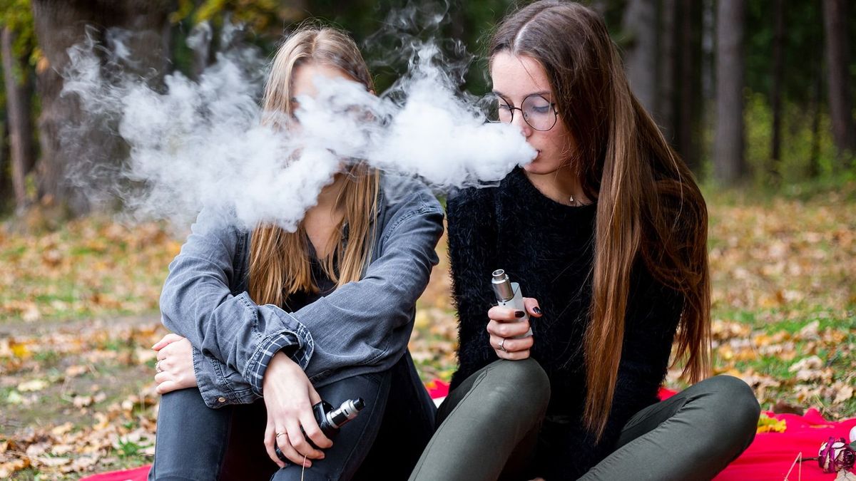 Figyelmeztetést adott ki a WHO: veszélyes az elektronikus cigaretta