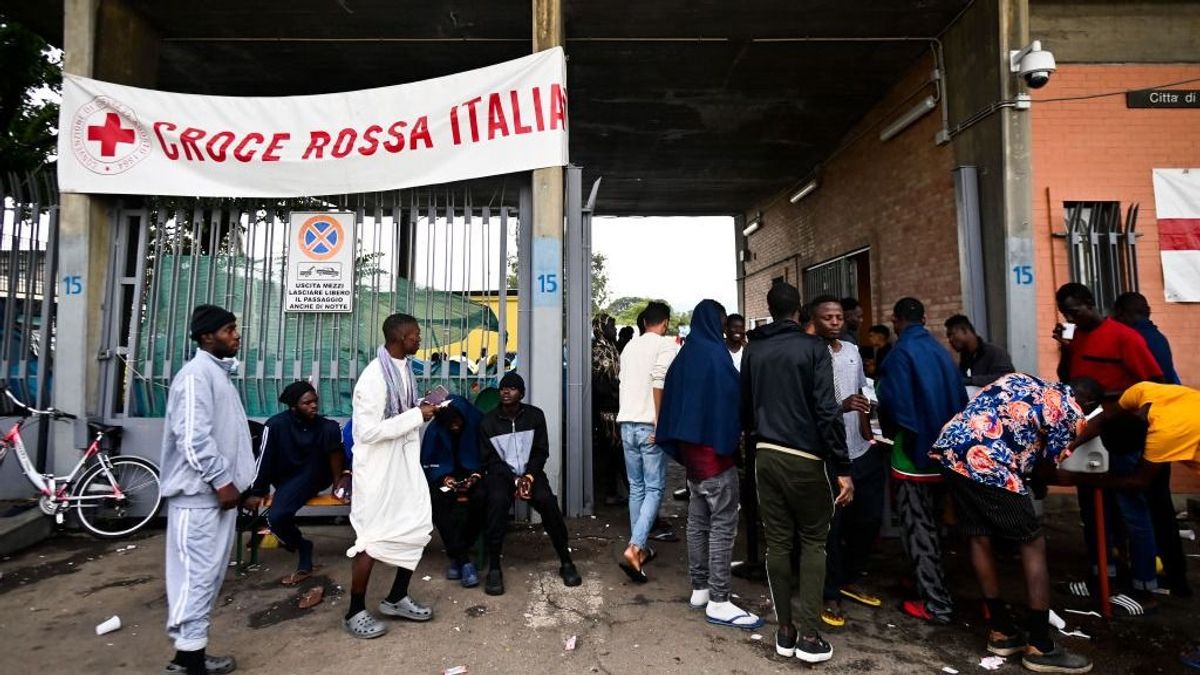 Az olasz kormány csak szavakban kemény az illegális migránsokkal