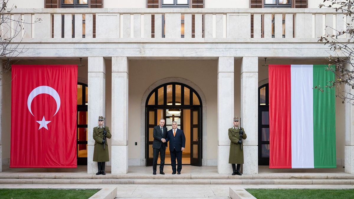 Erdogan Budapesten: Nagy Márton a török miniszterekkel tárgyalt