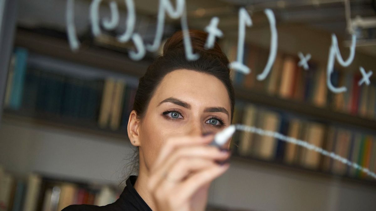 Támogatják a nőket a tudomány akadálypályáján