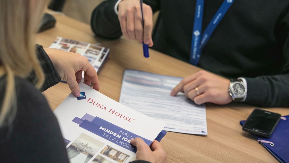 Hatalmas lesz a tolongás 2024 elején az ingatlanpiacon, 10 százalékos drágulás is jöhet