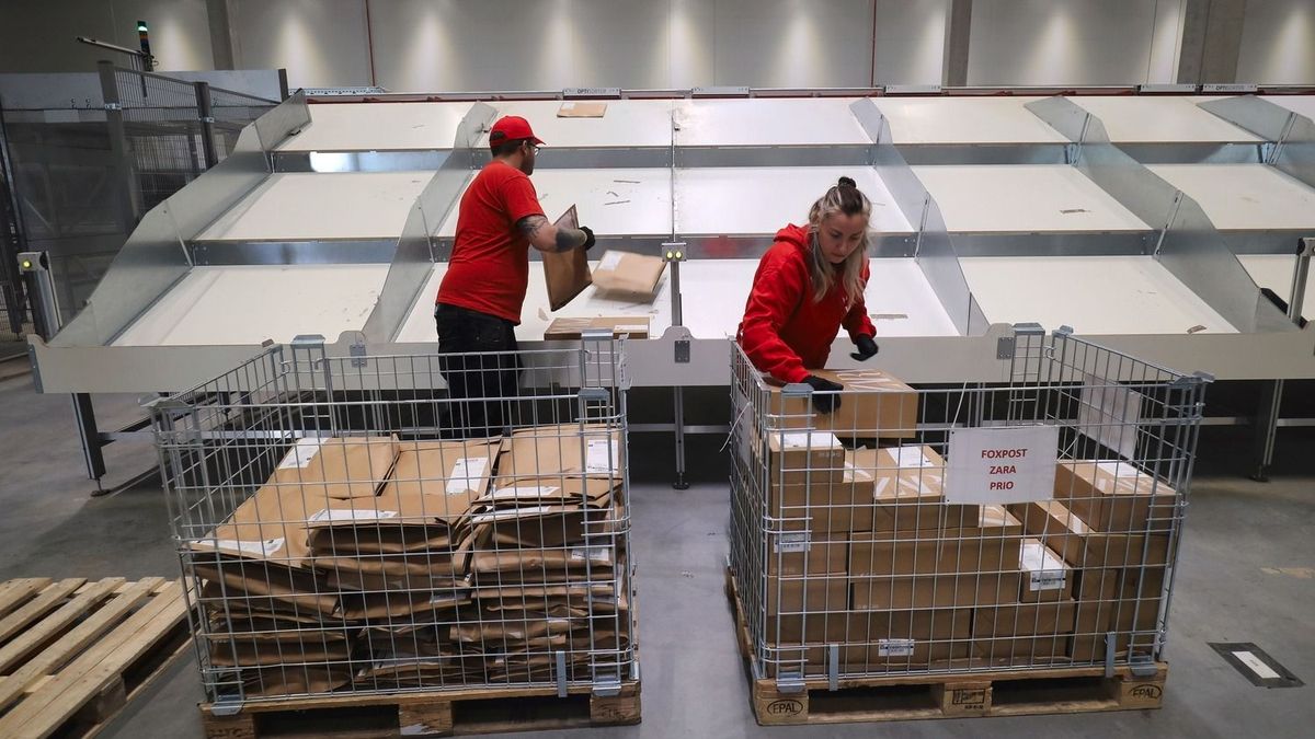 Bajban a webáruházak: hatalmasat eshet a forgalmuk karácsonykor