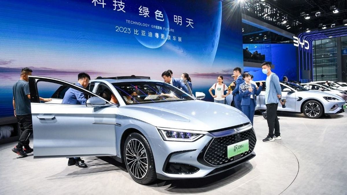 Nem hivatalos: a BYD letaszíthatja trónjáról a Teslát – és önvezetésben is a nyomába léphet