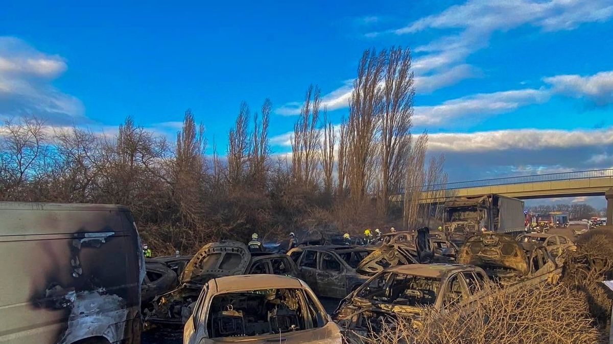 Horrorbaleset az M1-es autópályán: keresik a felelőst, a rendőrség rendületlenül nyomoz