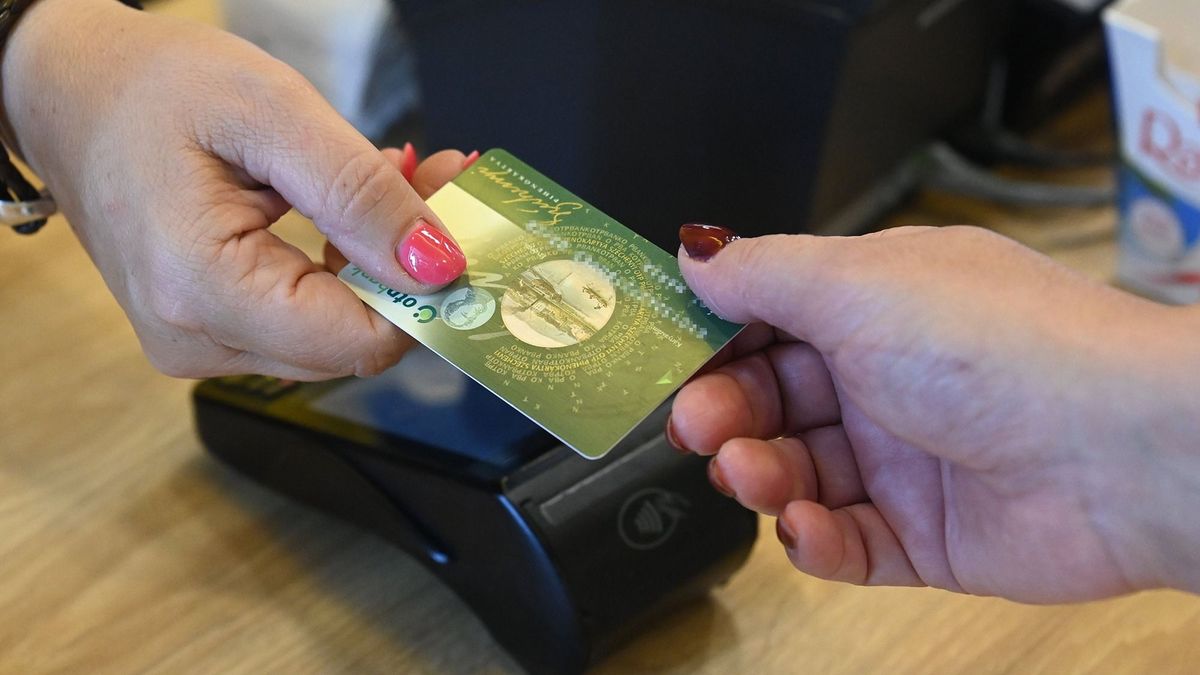 Rekordösszeget töltöttek fel a SZÉP-kártyákra