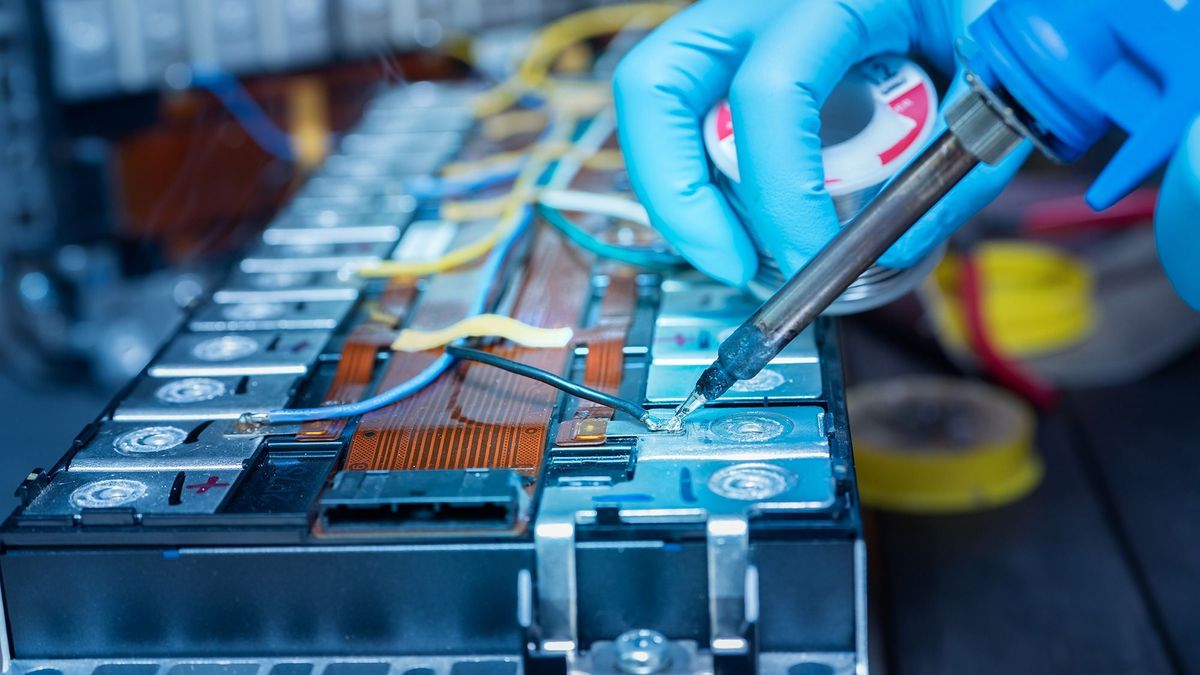 Az akkumulátorgyártás tartotta a lelket a magyar ipari termelésben