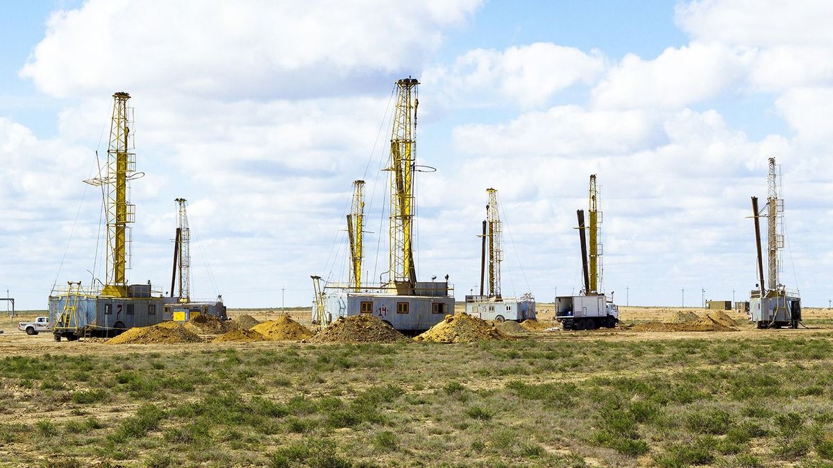 Kínának nagyon kell a kazah urán, viszi is