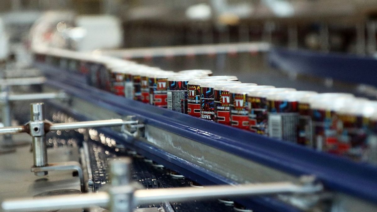 Már nyártól betilthatják Magyarországon az energiaitalt a 18 éven aluliaknak