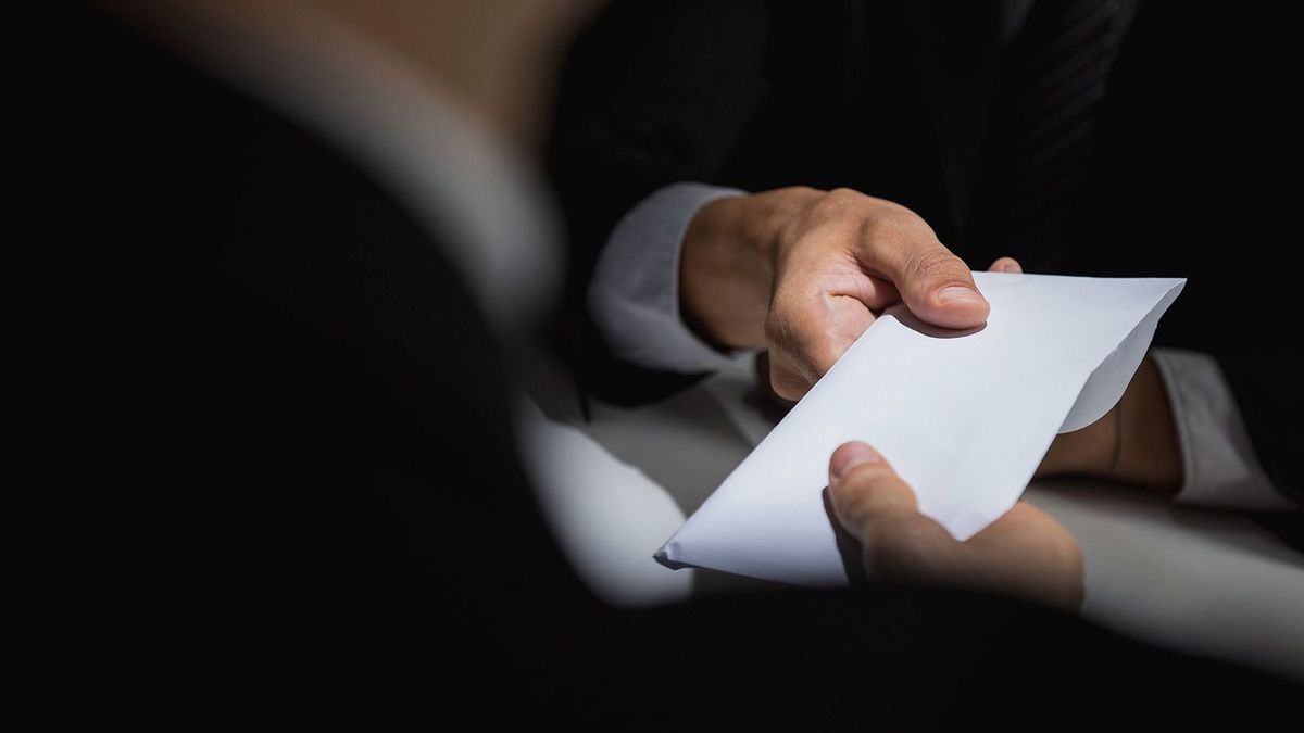 Fekete, szürke, rejtett vagy hófehér?