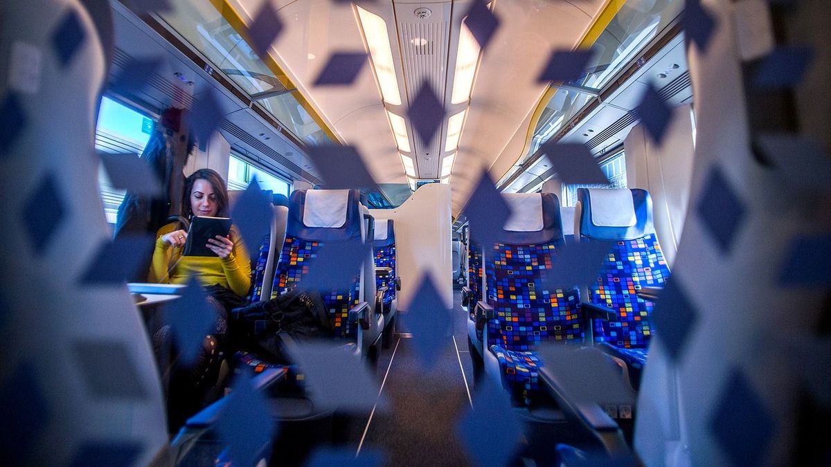 Változik a vonatok és a buszok menetrendje