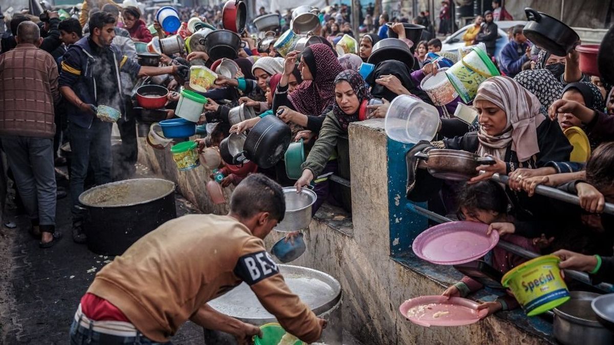 Küszöbön a katasztrófa: tízezrek szenvednek légúti fertőzéstől és hasmenéstől a gázai menekülttáborokban