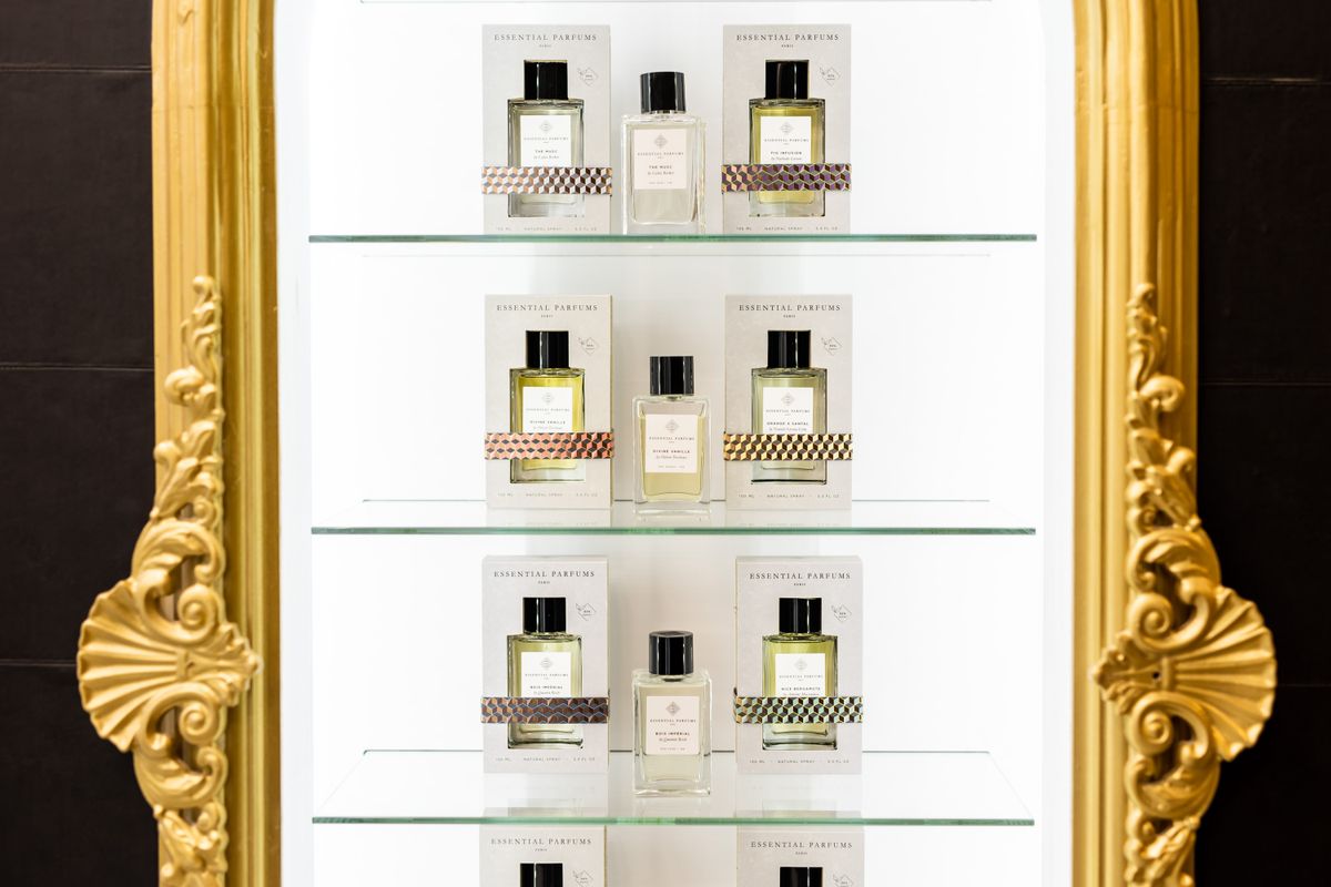Salon de Parfum
küldött képek
