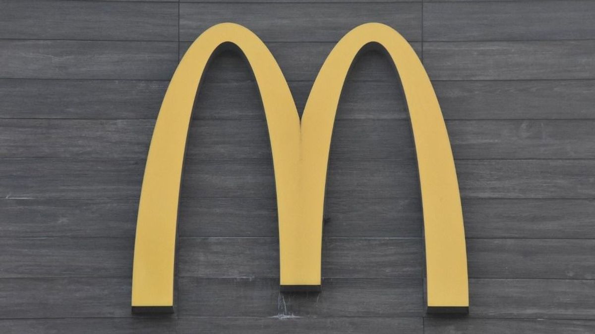 Imádják az amerikaiak a McDonald's új, kozmikus éttermét: itt a CosMc's