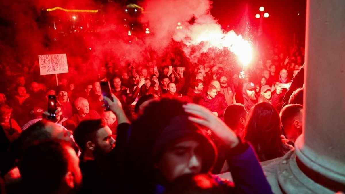 Orosz külügy: a Nyugat zavargásokat próbál szítani Szerbiában