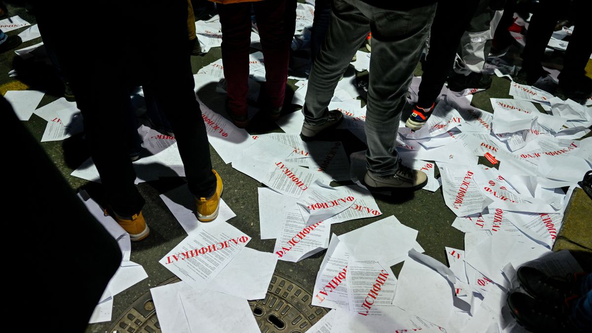 Szabálytalanságokat tártak fel a szerbiai választásokban, több helyen megismétlik a voksolást