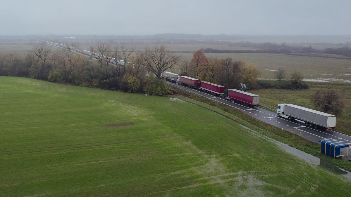 Véget ért a szlovák fuvarozók kamionos blokádja