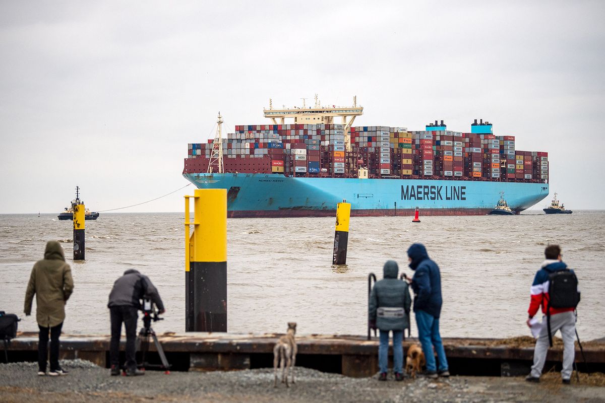 Container ship "Mumbai Maersk" reaches Bremerhaven