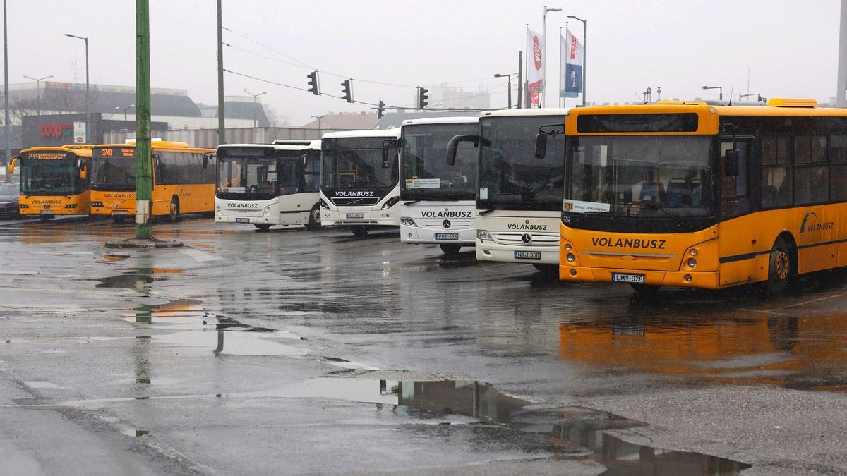 Már a vonatok és a Volánbusz fővárosi útvonalát is lehet látni a BudapestGO alkalmazásban