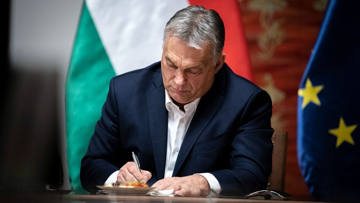 A Magyar Közlönyből derült ki: Novák Katalin és Orbán Viktor fontos államtitkárt menesztett a kormányból