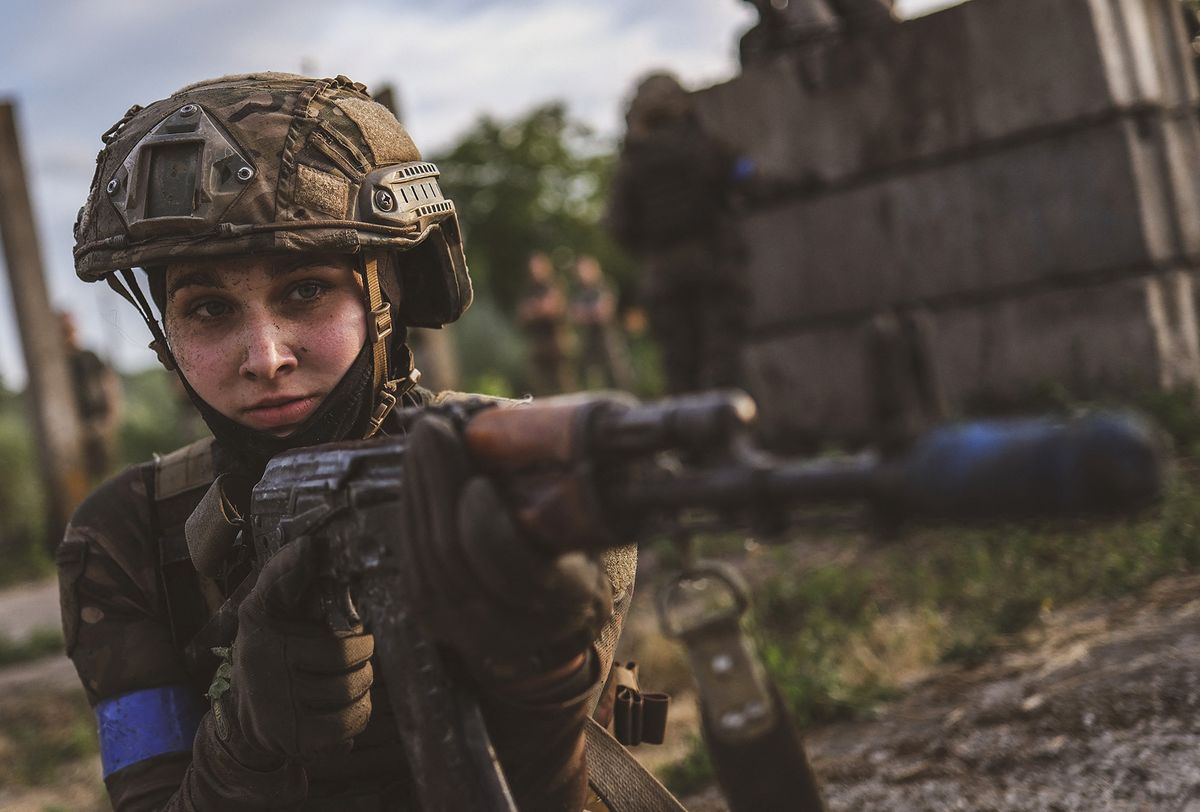 Ukrainian women train to take part on the frontline