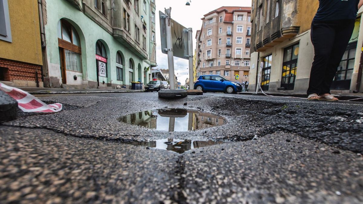 Tovább pusztulhat Budapest infrastruktúrája: még kevesebbet költenének útfelújításokra jövőre Karácsonyék