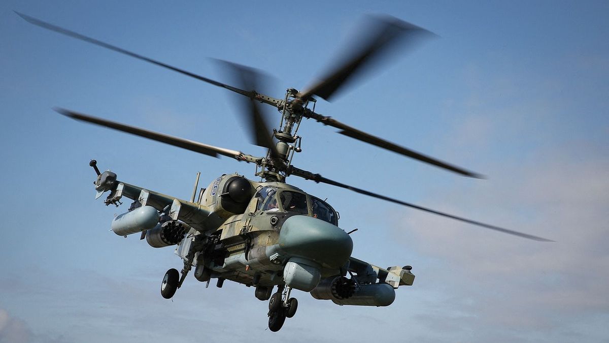 A Kamov Ka-52 Alligator military helicopter takes part in a military aviation competition in Russia's Krasnodar region on March 28, 2019. (Photo by Vitaly TIMKIV / AFP) nyugati vállalatok