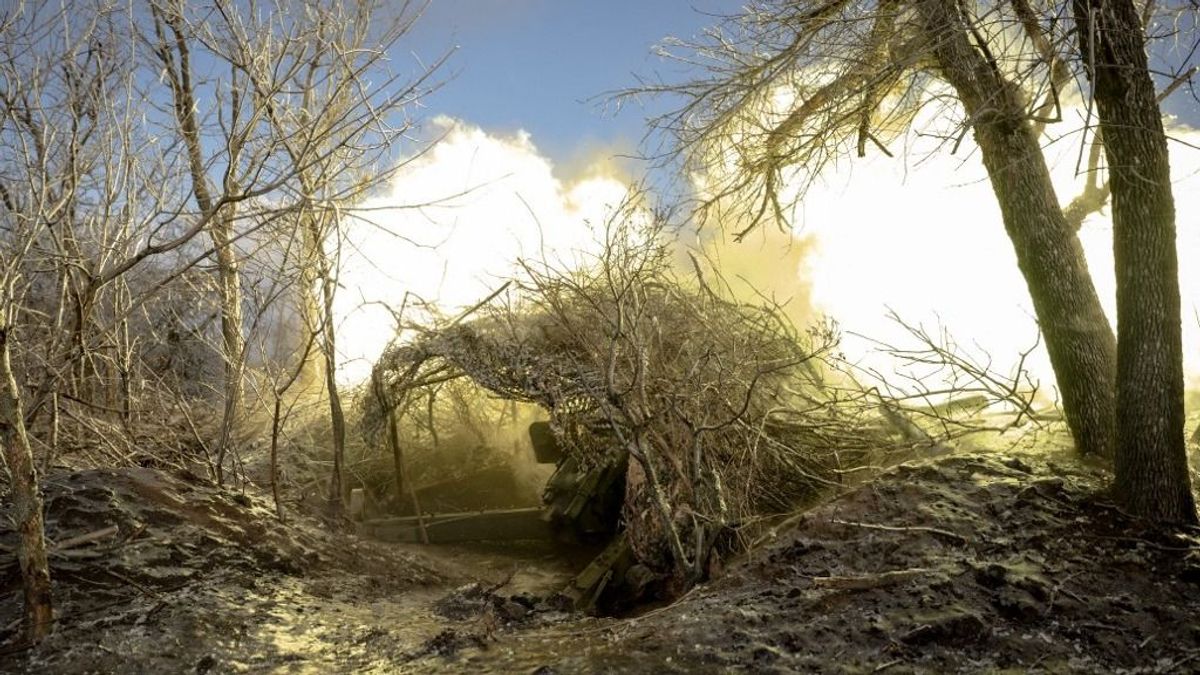 Ukrán kormányzó: ketten meghaltak lakóépületeket ért orosz légicsapásokban