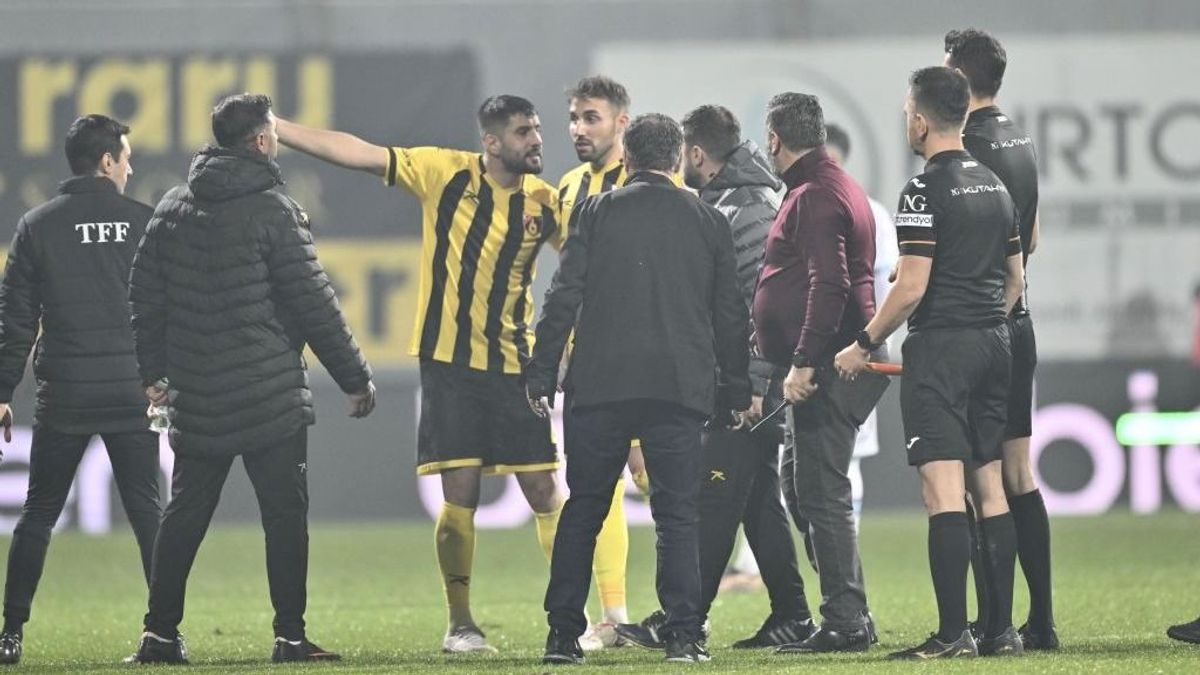 Egyetlen napig volt béke a török focibajnokságban