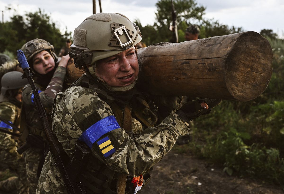 Ukrainian women train to take part on the frontline
Zelenszkij közölte álláspontját a nők általános mozgósításáról