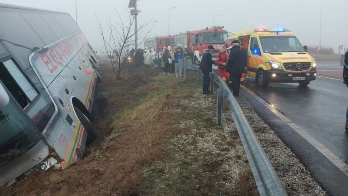 Ukránok szenvedtek buszbalesetet Nyírturánál – fotó