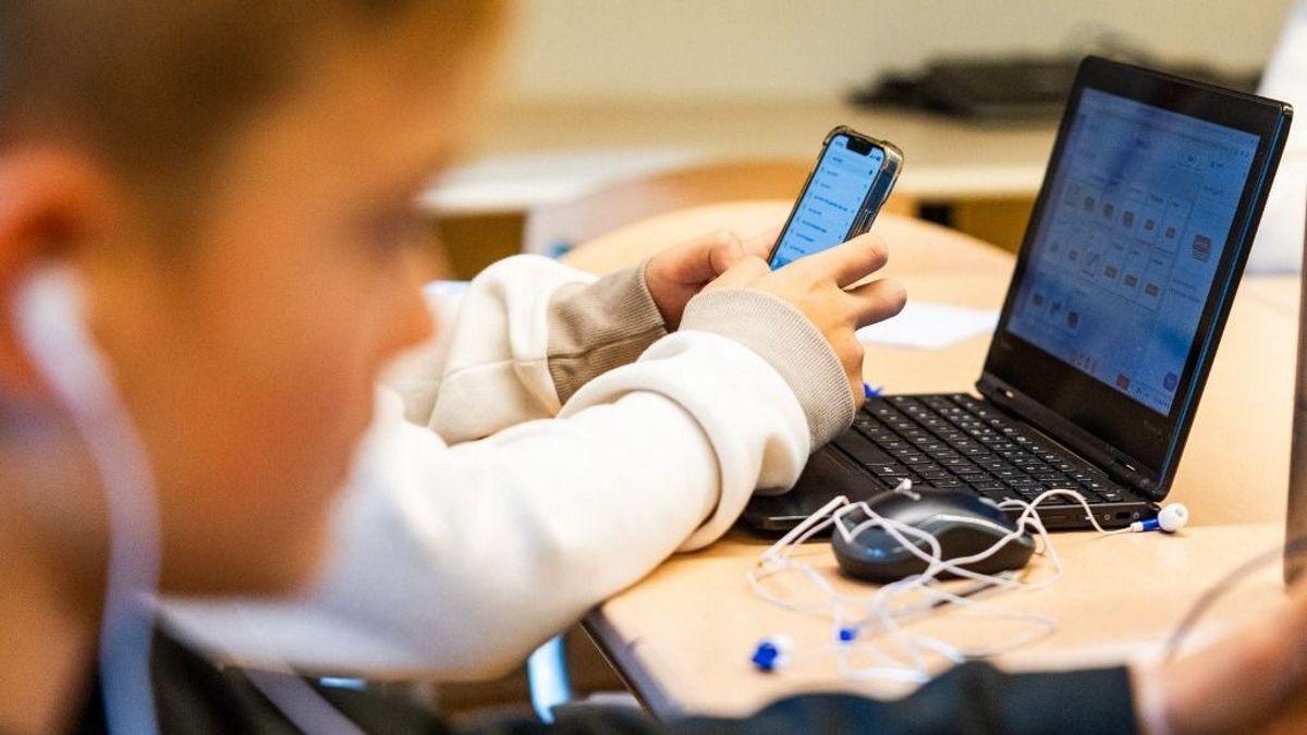 Digitális eszközök az oktatásban: áldás vagy átok?