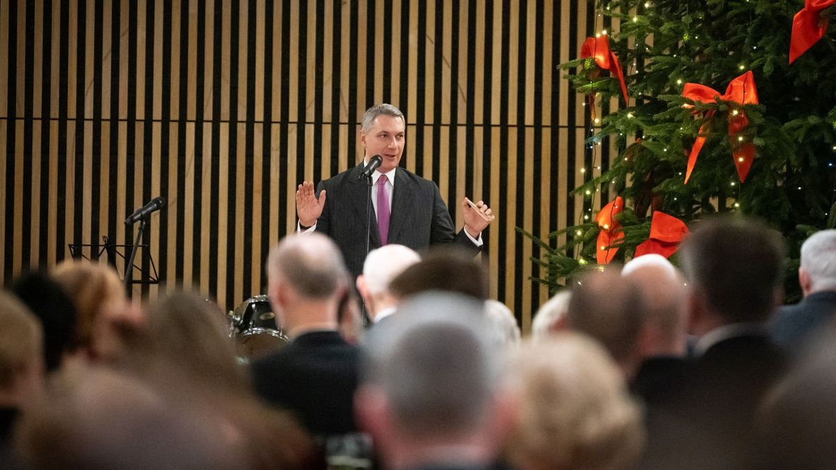 Lázár János karácsonyi ajándéka: végre konkrétumot mondott az ingyenes tömegközlekedésről – márciustól vezethetik be
