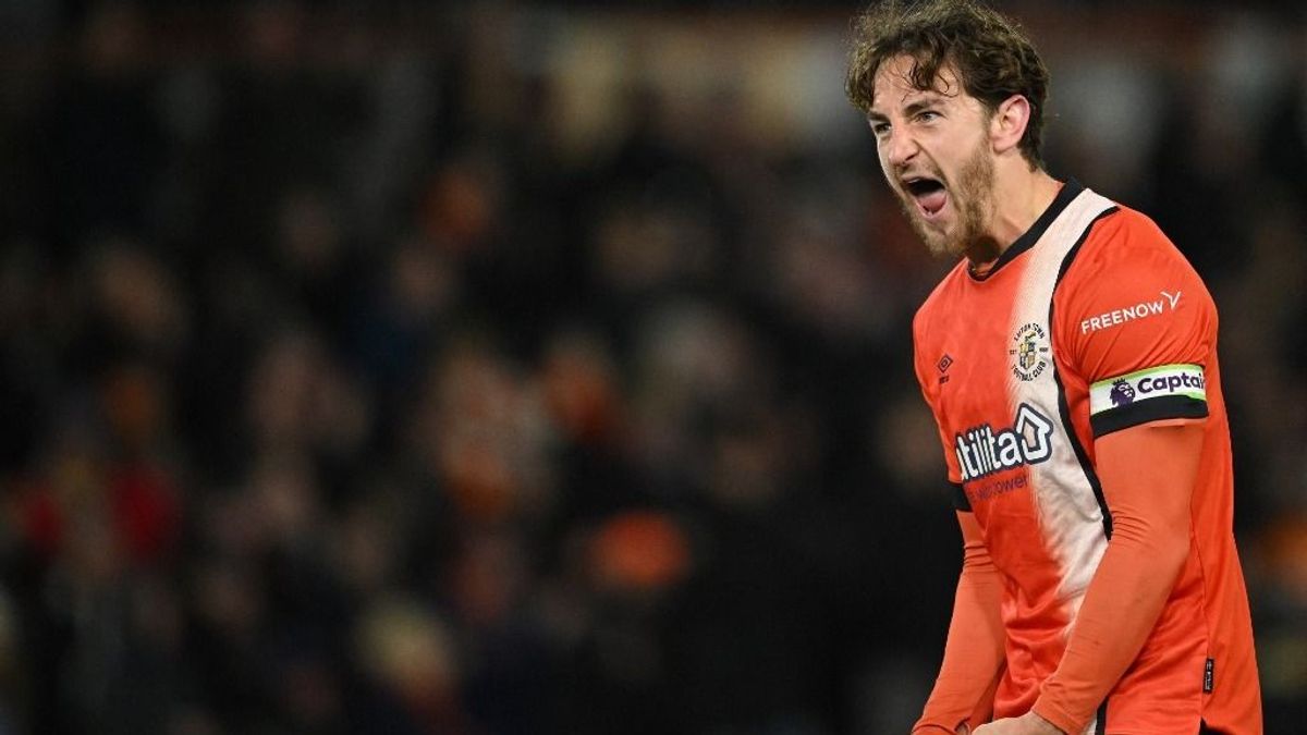 Összeesett a pályán egy játékos, felfüggesztették a Premier League mérkőzést