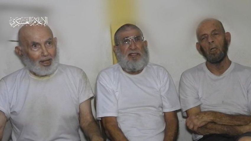Az izraeli háború 74. napja – Idős túszokról tett közzé videót a Hamász, a három férfi a szabadon engedésükért könyörög...