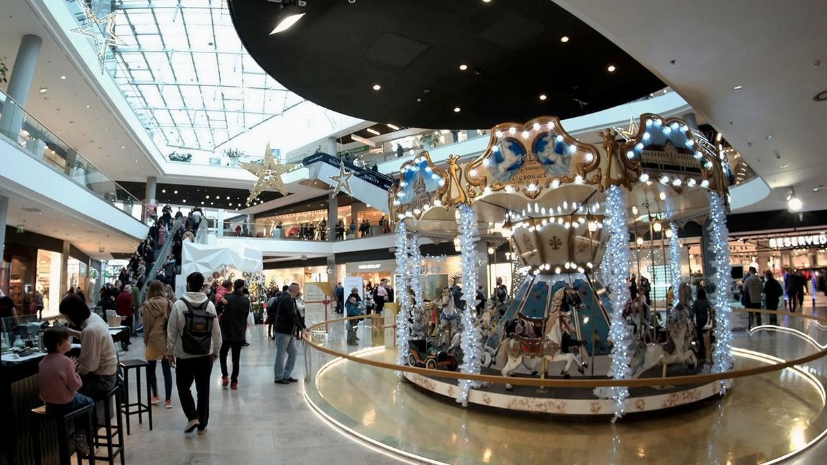 MBH Bank: Többet költhetünk idén karácsonykor, mint tavaly