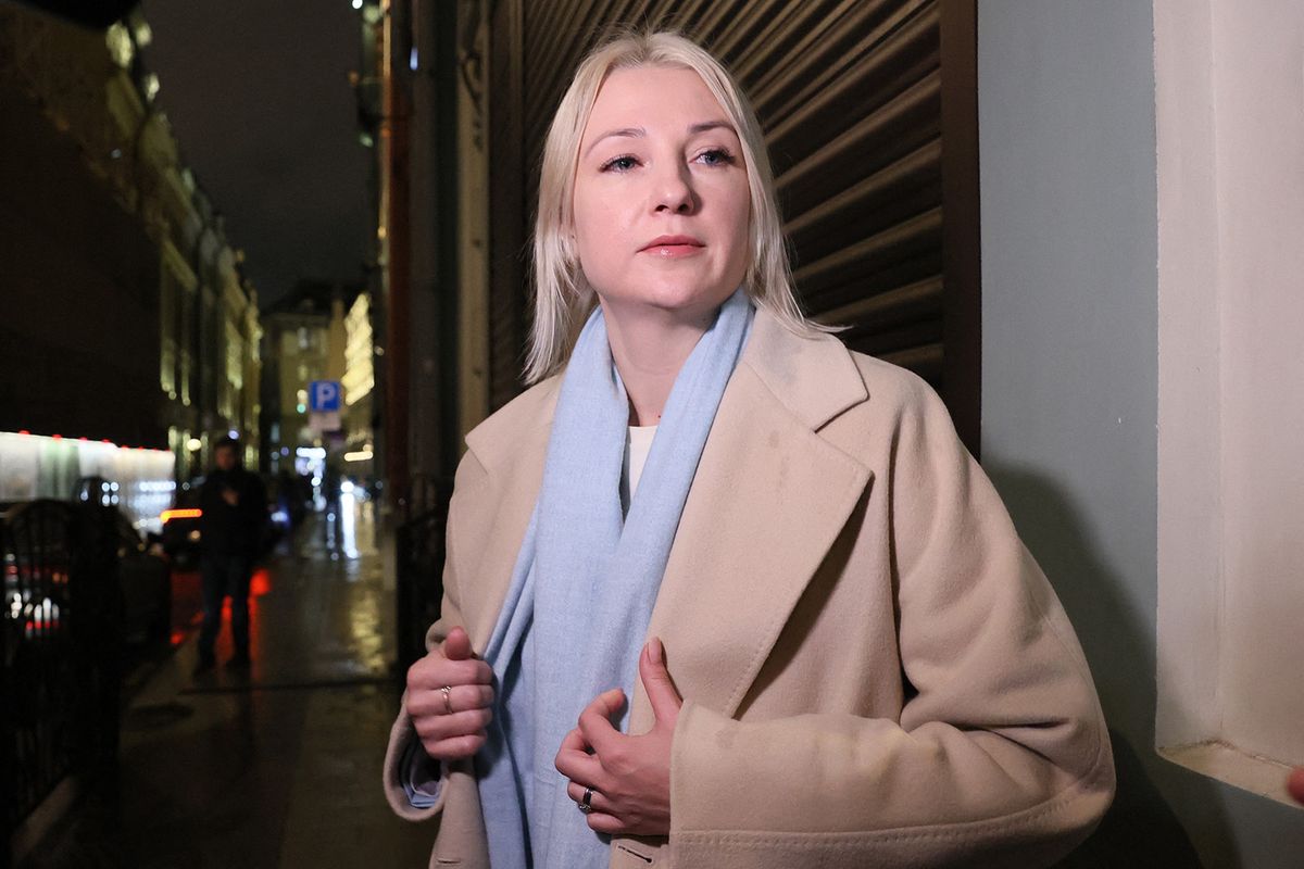 Yekaterina Duntsova, the 40-year-old independent politician who declared her intention to run in the 2024 presidential election, is pictured outside the Central Election Commission in Moscow on December 20, 2023. The election will be held over a three-day period from March 15 to 17. (Photo by Vera Savina / AFP)