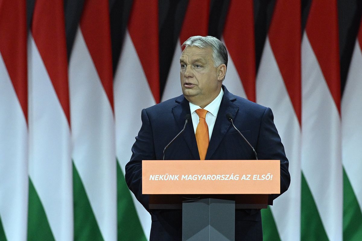 ORBÁN ViktorBudapest, 2023. november 18.
Orbán Viktor miniszterelnök, a Fidesz újraválasztott elnöke beszédet mond a Fidesz – Magyar Polgári Szövetség tisztújító kongresszusán a Hungexpón 2023. november 18-án.
MTI/Koszticsák SzilárdBudapest, 2023. november 18.Orbán Viktor miniszterelnök, a Fidesz újraválasztott elnöke beszédet mond a Fidesz – Magyar Polgári Szövetség tisztújító kongresszusán a Hungexpón 2023. november 18-án.MTI/Koszticsák Szilárd