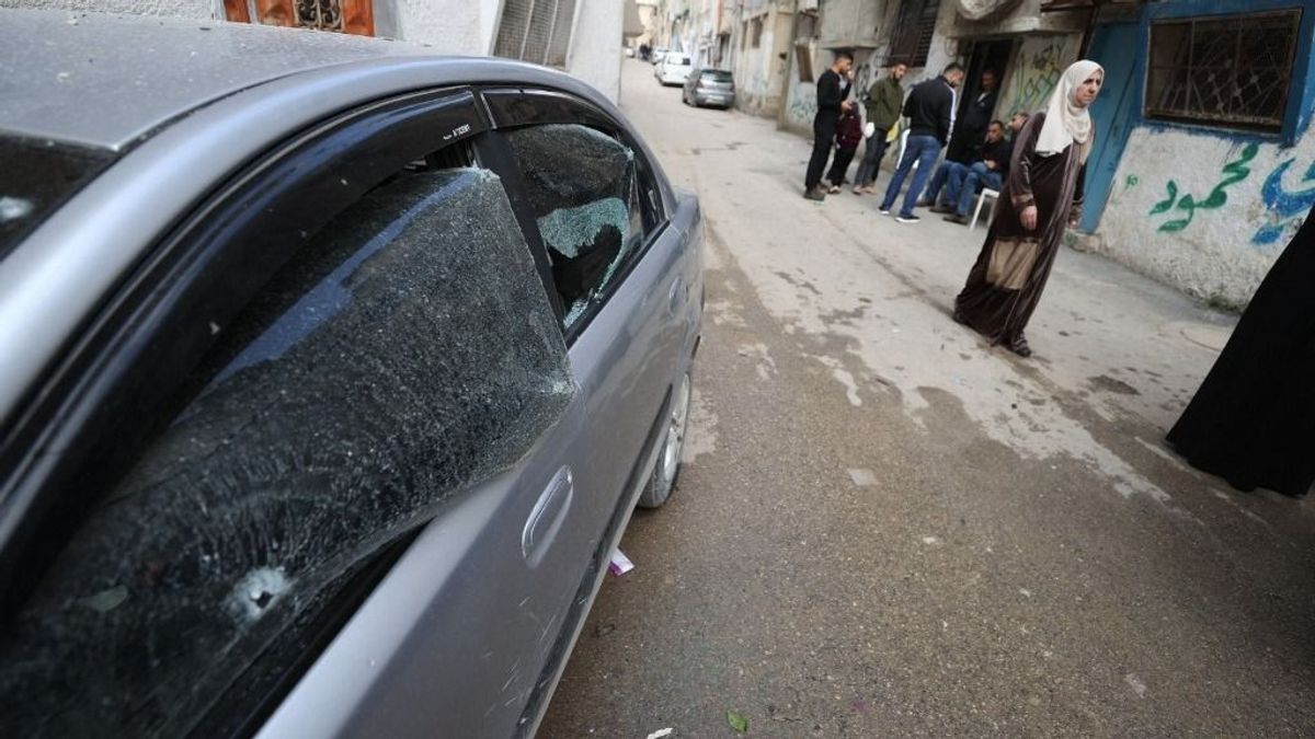 Egy palesztin az autójával hajtott a tömegbe, többen megsérültek