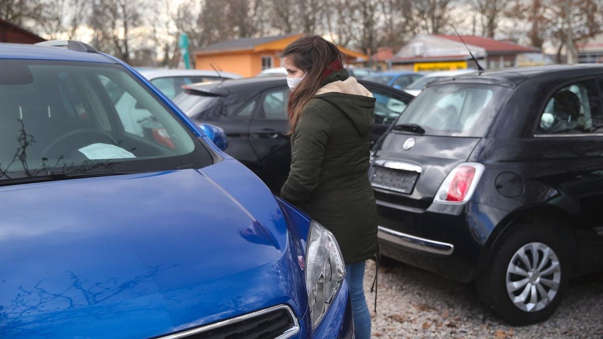 Viszik a használt kocsikat a magyarok, mint a cukrot