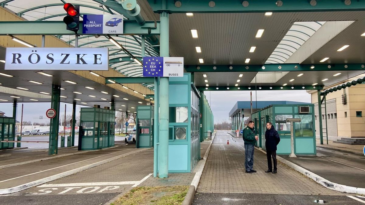 Varga Mihály Röszkénél: célunk, hogy minél több kamion minél biztonságosabban tudjon átjönni