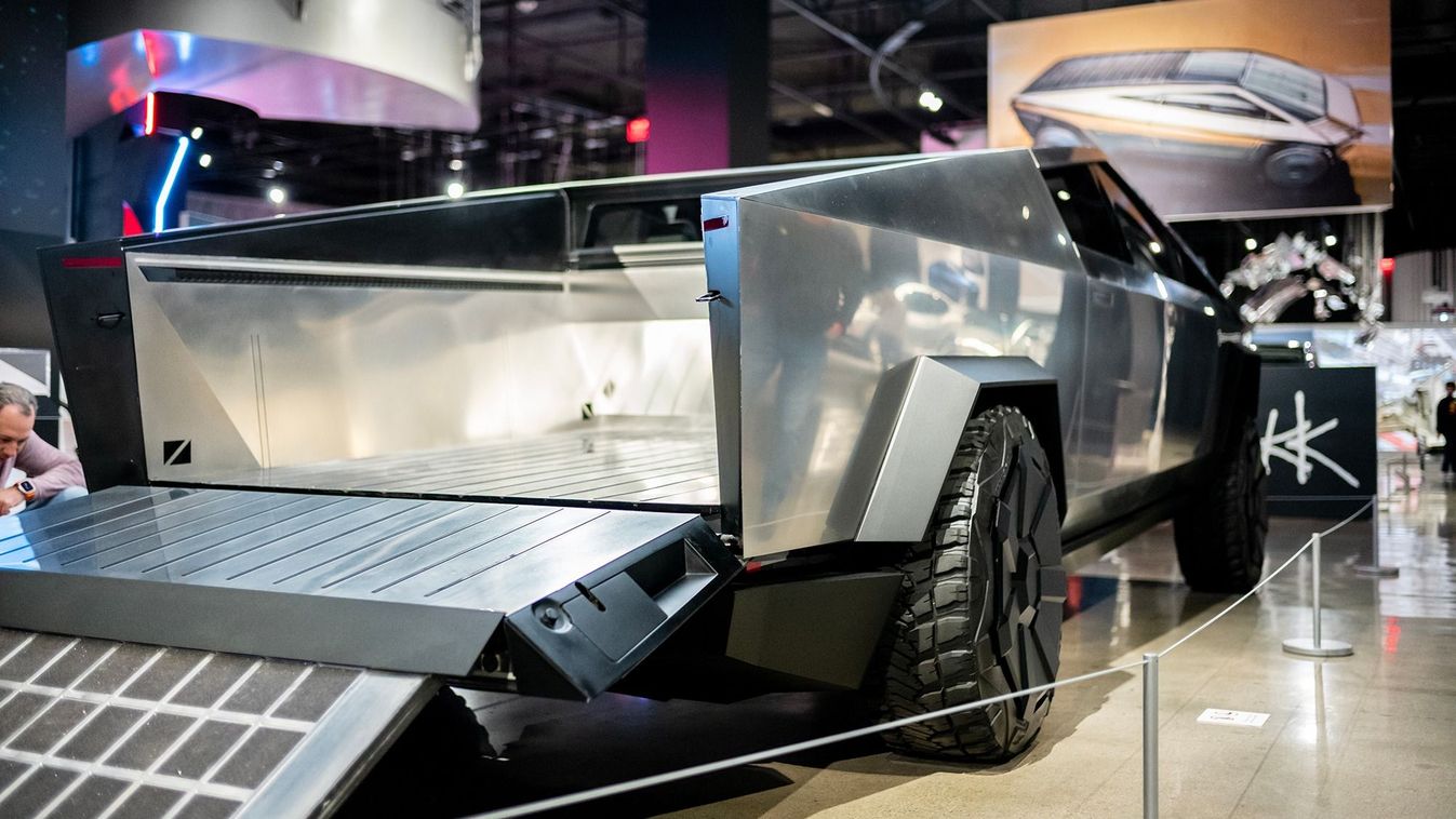 Los,Angeles,,Ca,,Usa,-,Dec,26,,2022:,Tesla's,Long-awaited
Los Angeles, CA, USA - Dec 26, 2022: Tesla's long-awaited battery operated Cybertruck, seen here at the Petersen Automotive Museum, is due to go to production in 2023, but may be delayed until 2024. 