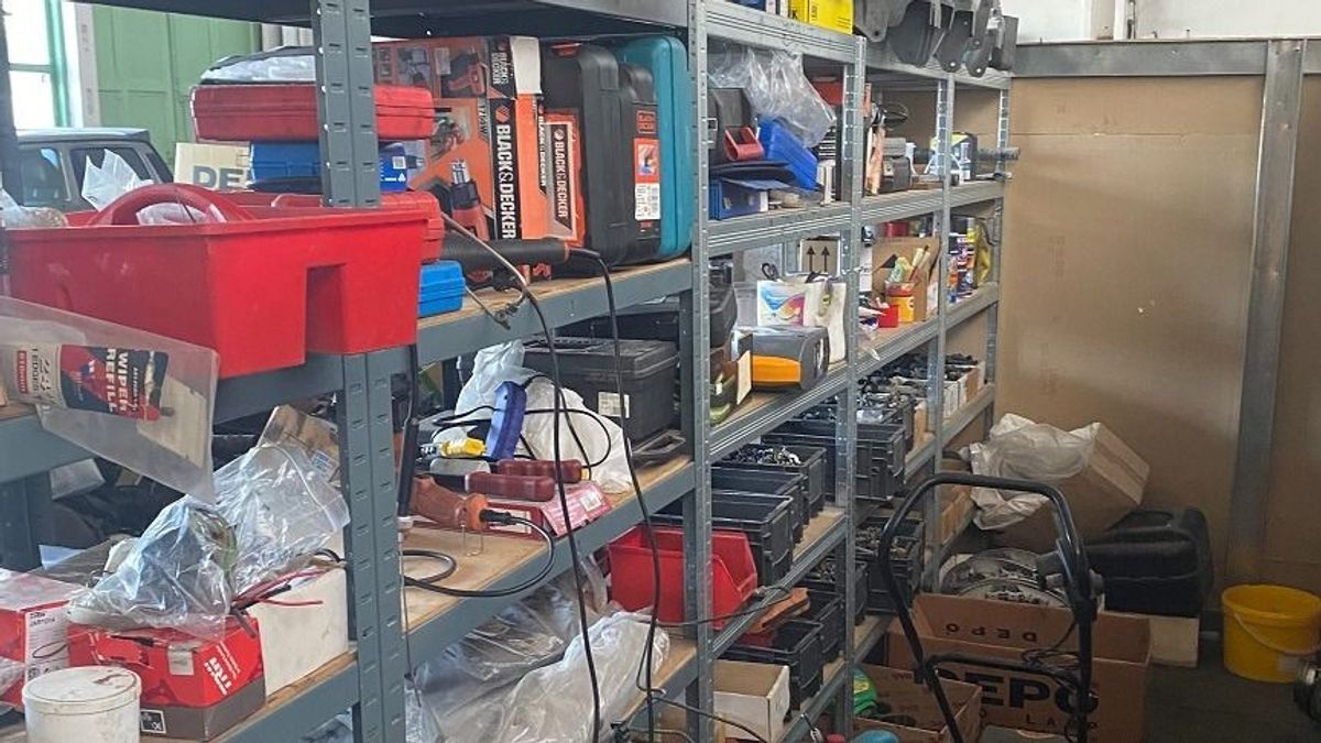 Feketéző autóműhelyt fülelt le az adóhatóság