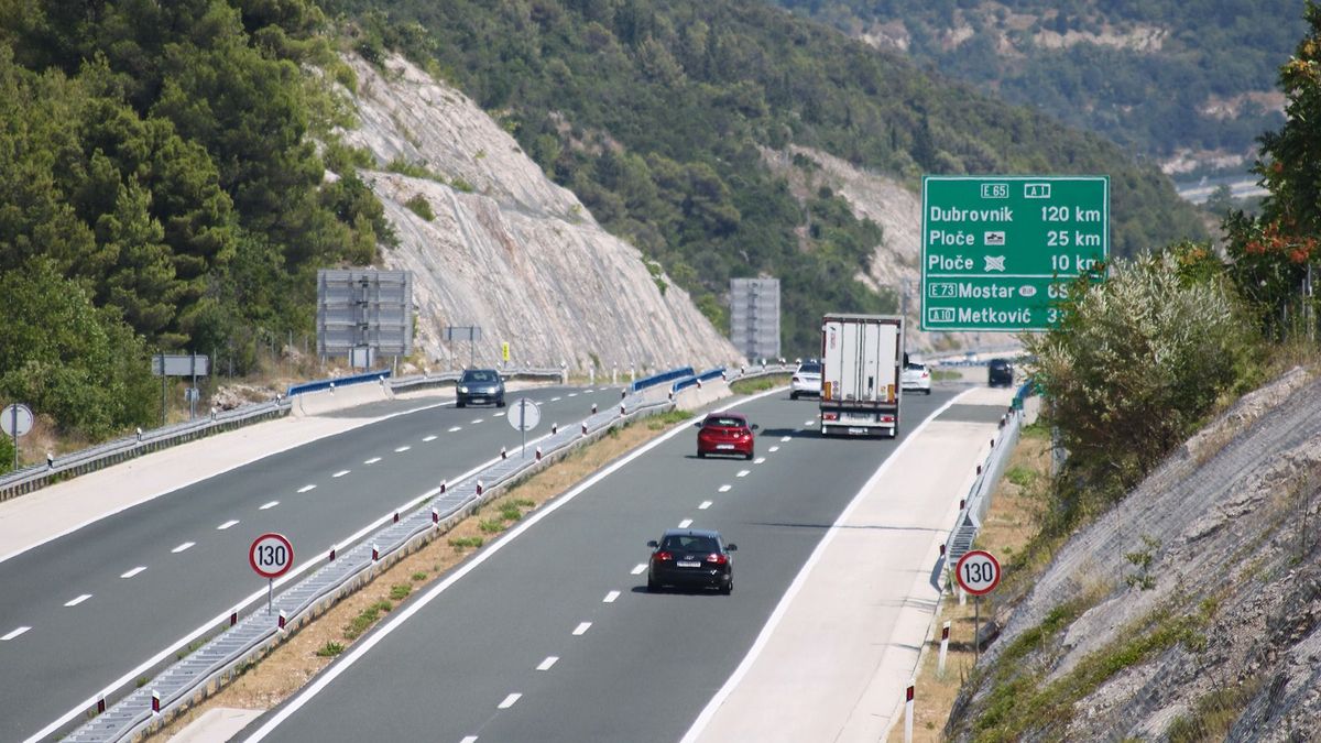 24.07.2021.,On,The,Croatian,A1,Motorway,,Increased,Car,Traffic,To
